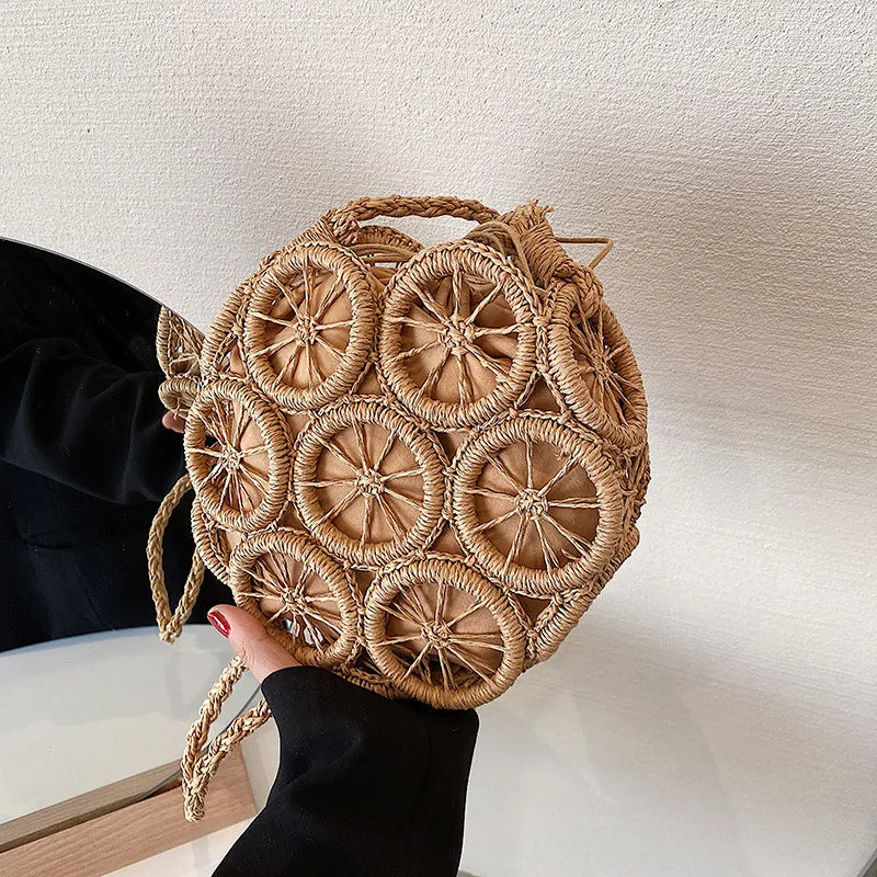 Summer Hollow Round Straw Bag For Women Casual Woven Handmade Crossbody Bag New Trendy Rattan Beach Bags Designer Circle Handbag