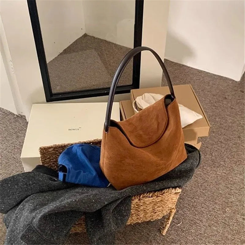Retro Velvet Women's Bag, Splicing Handbag, Versatile Single Shoulder Armpit Bag with Magnetic Buckle Fashionable Matte Tote Bag