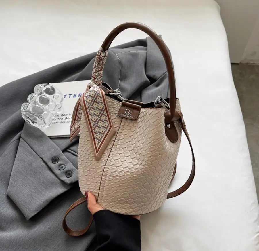 Fashionable Women's Bucket Bag, Stylish Solid Color Woven Effect Handbag Shoulder Bag and Crossbody Bag, Can Be Carried By Hand