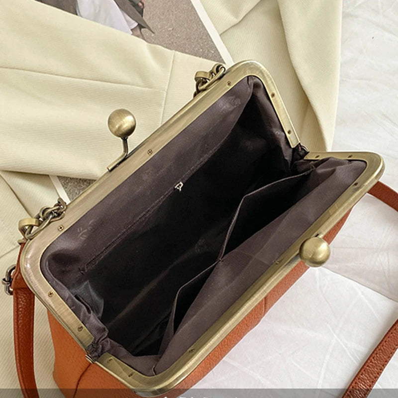 Vintage Shoulder Bags Women Small Chain Crossbody Bags Lock Design Handbags Brand Female Clip Messenger Bags Sac Bolsa