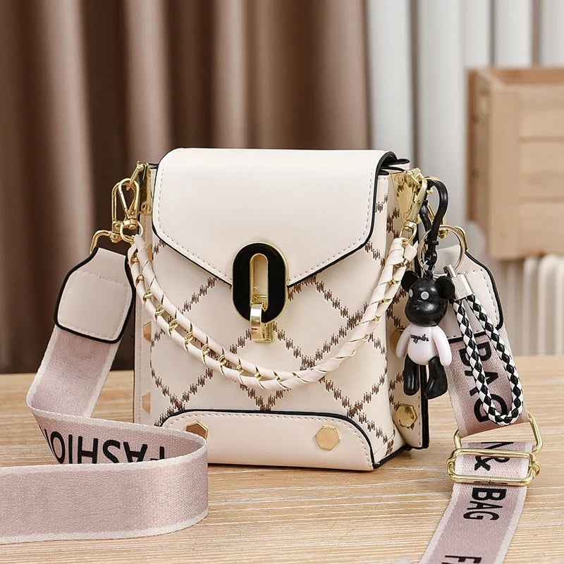 Mini studded decorative crossbody bag, diamond embroidered mobile wallet, fashionable chain decoration women's handbag