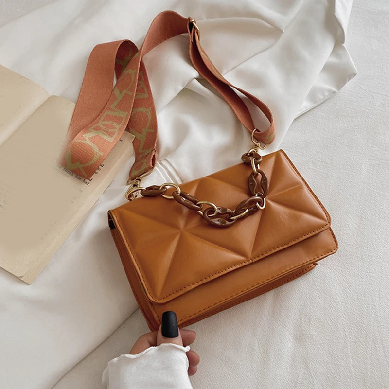 Internet Celebrity Fashion Women's Bag, New Pressed Grid Small Square Bag, Wide Shoulder Strap, Single Shoulder Crossbody Bag