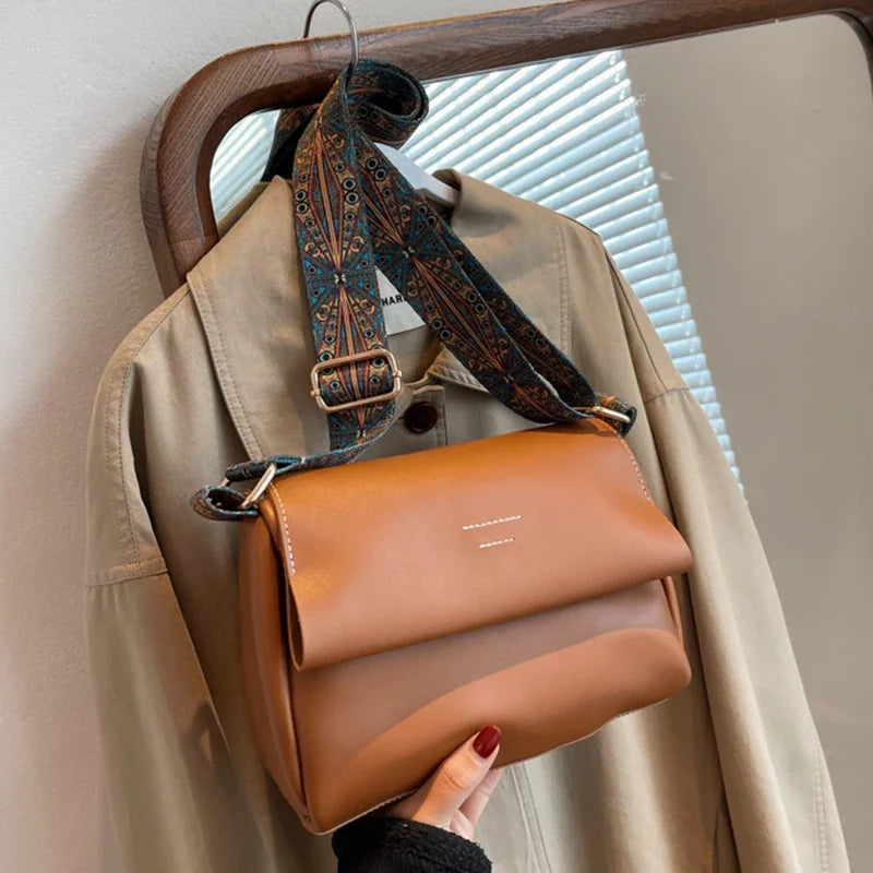 Vintage Bag Women's New High Quality Shoulder Bag Simple And Versatile Wide Shoulder Strap Solid Color Crossbody Bag Small Squar