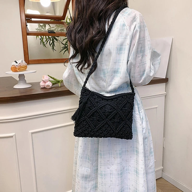 Handwoven Shoulder Bag for Women Crossbody Bag with Zipper Tassel Details Beach Bag for Travel