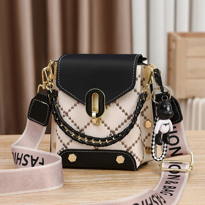 Mini studded decorative crossbody bag, diamond embroidered mobile wallet, fashionable chain decoration women's handbag