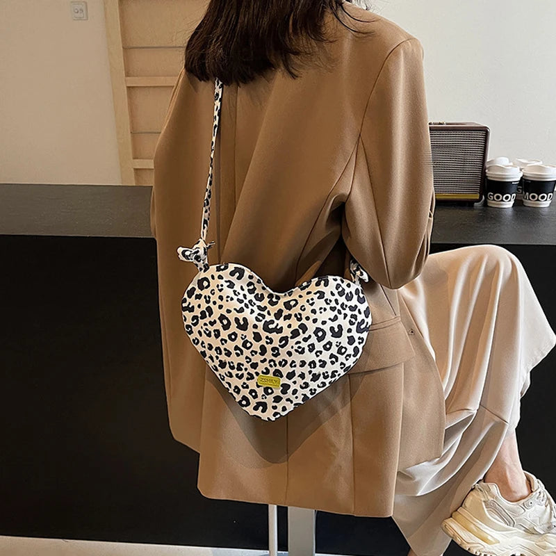 New Heart Shaped Shoulder Bag Fashion Leopard Design Crossbody Bag Cute Handbag Purse For Woman's Tote Bag