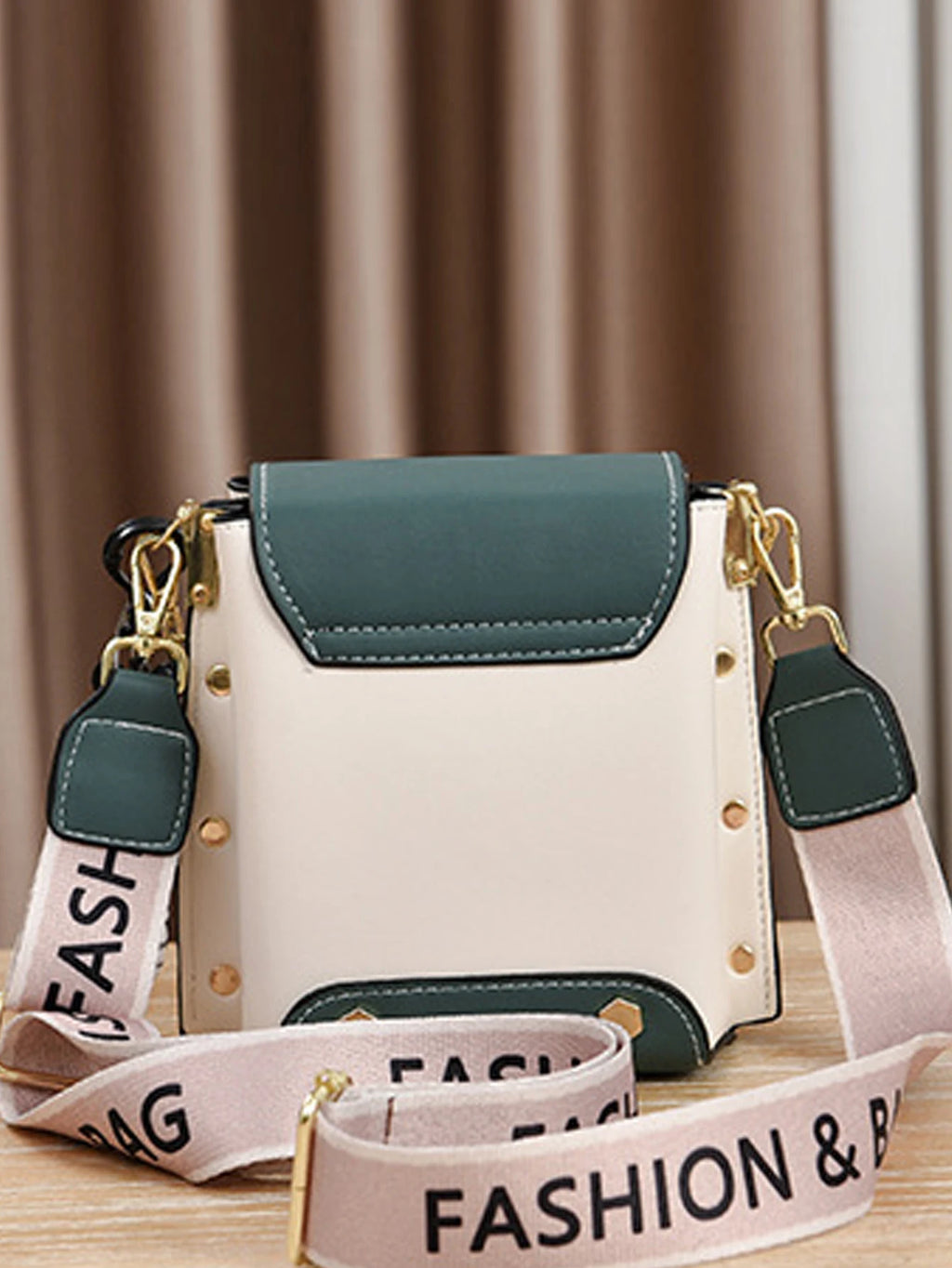 Mini studded decorative crossbody bag, diamond embroidered mobile wallet, fashionable chain decoration women's handbag