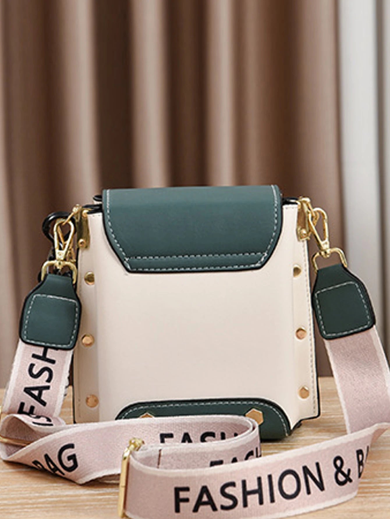 Mini studded decorative crossbody bag, diamond embroidered mobile wallet, fashionable chain decoration women's handbag