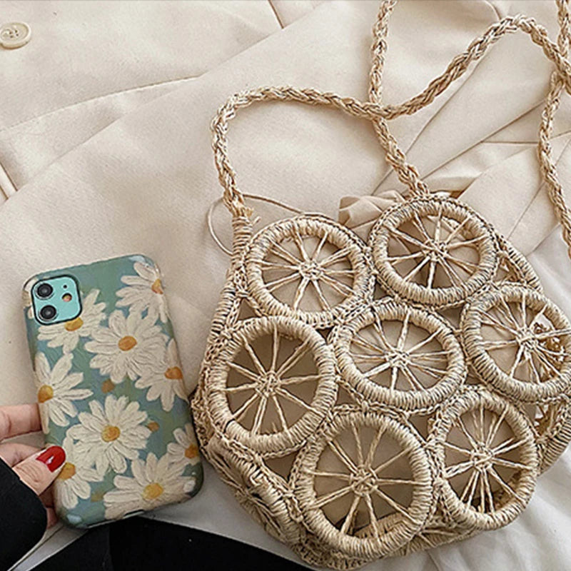Summer Hollow Round Straw Bag For Women Casual Woven Handmade Crossbody Bag New Trendy Rattan Beach Bags Designer Circle Handbag