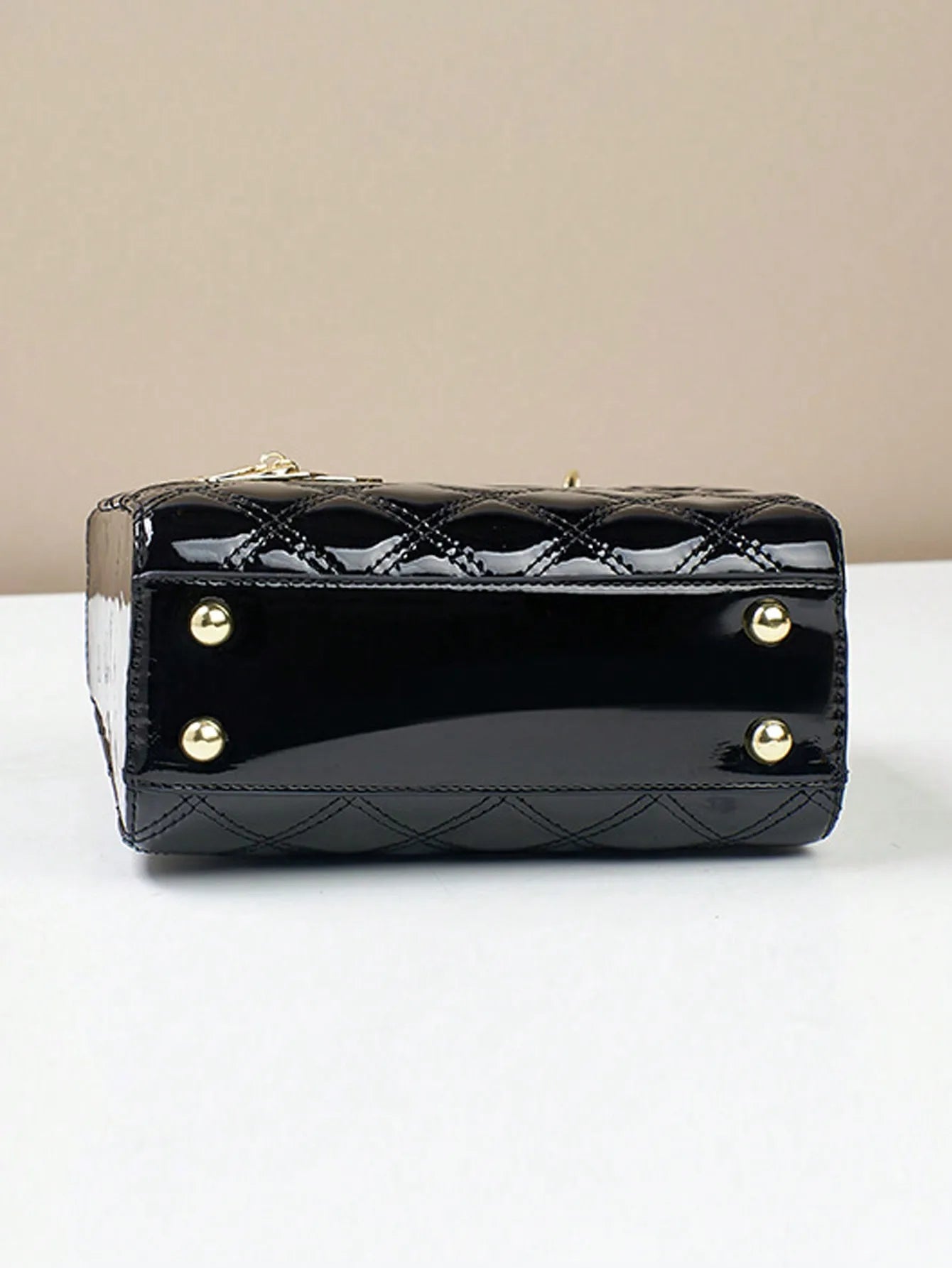 Ladies' handbag with fashionable diamond grid glossy surface, high-end sense, shoulder bag, elegant temperament, square bag