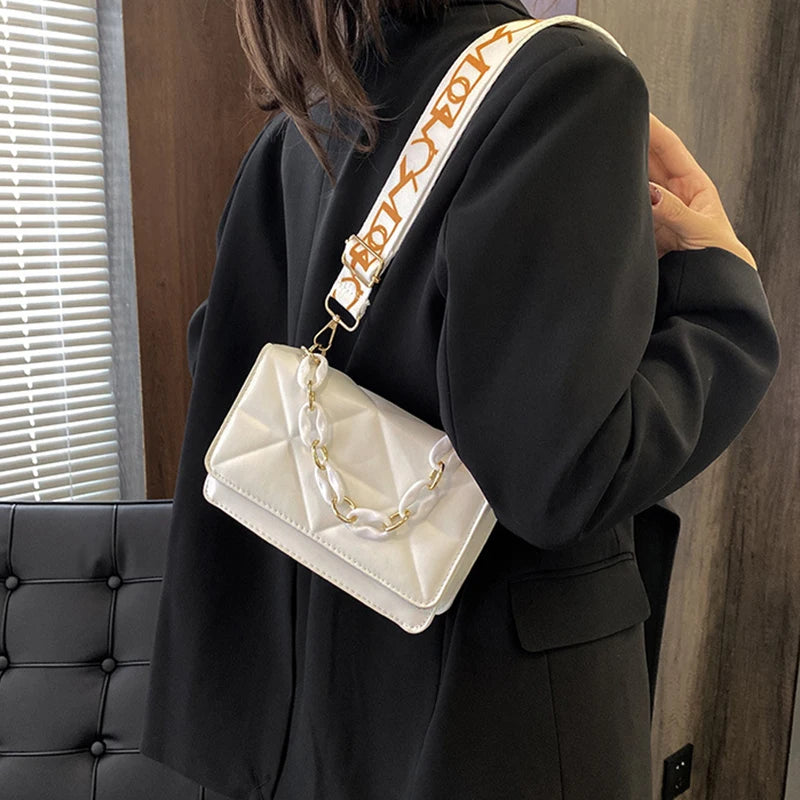 Internet Celebrity Fashion Women's Bag, New Pressed Grid Small Square Bag, Wide Shoulder Strap, Single Shoulder Crossbody Bag