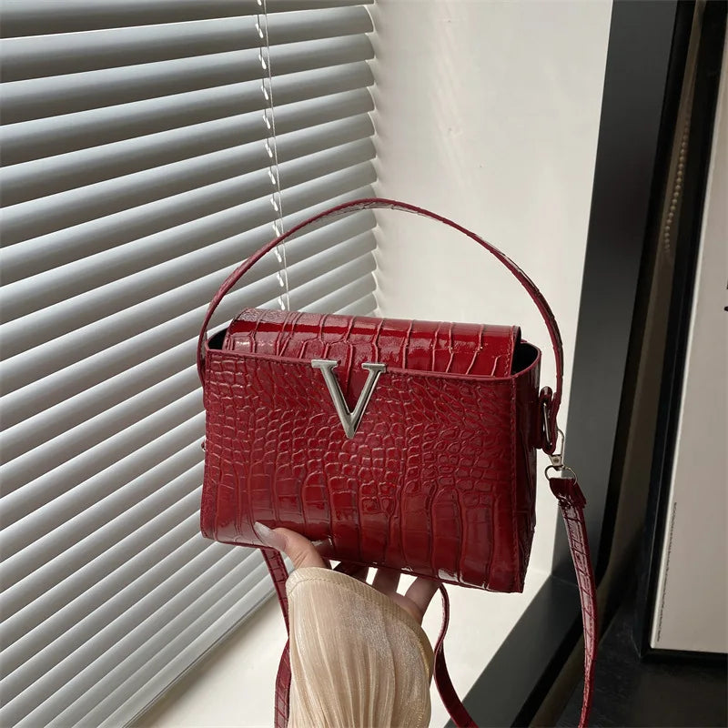 Fashionable Mini Solid Coloru Simple Hardware Lock Buckle Decoration Pu Waterproof Fabric Multifunctional Handbag Crossbody Bag