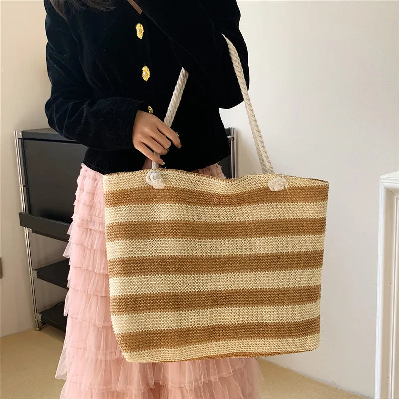 Women Straw Shoulder Bag Color Contrast Beach Handbag Large Capacity Simple Shoulder Bag Ladies Summer Daily Bag