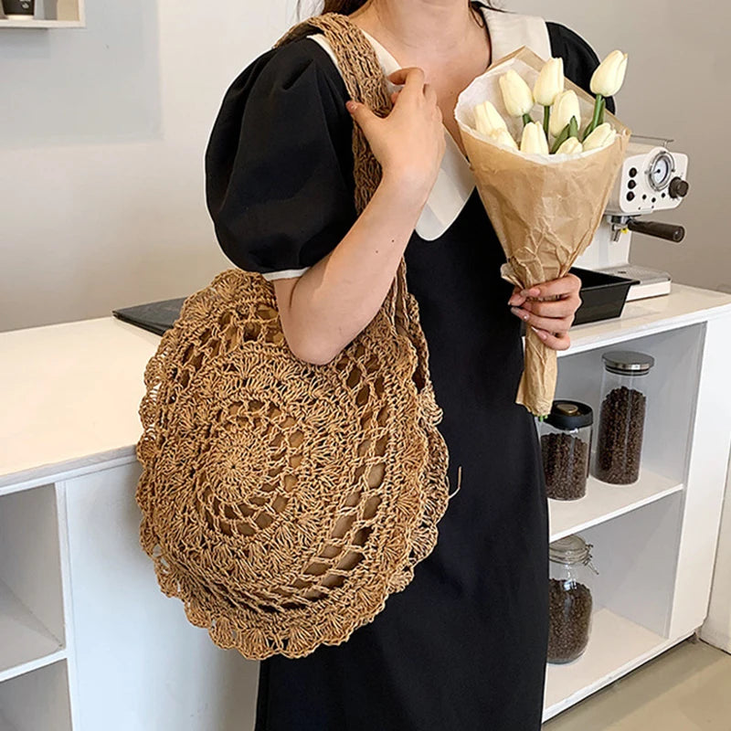 Summer Round Straw Bag Women Woven Rattan Beach Bag Hot New Shoulder Bag Circle Hollow Out Handle Bag Casual Shopper Tote Pouch