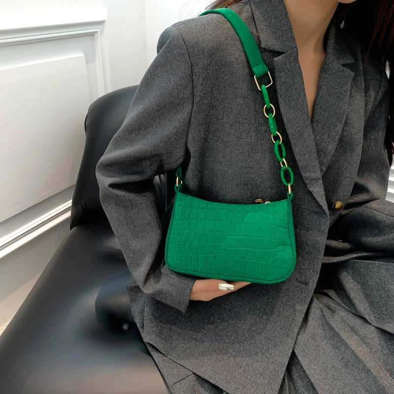 Trendy Lightweight Women Small Square Bag Crocodile Pattern Faux Fur Material Versatile Chain Strap Single Shoulder Bag