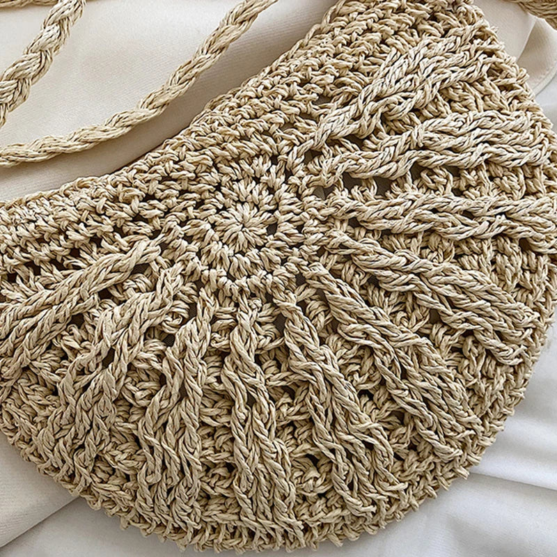 Fashion Semicircle Straw Woven Shoulder Crossbody Bag Travel Small Handbag Ladies Summer Handmade Rattan Tassel Design Beach Bag