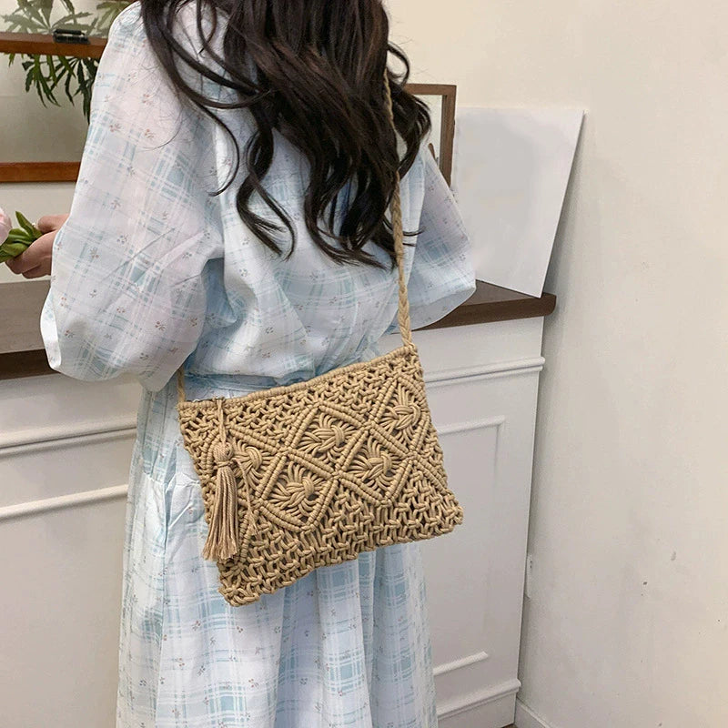 Handwoven Shoulder Bag for Women Crossbody Bag with Zipper Tassel Details Beach Bag for Travel