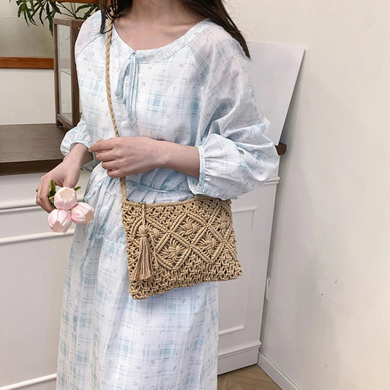 Handwoven Shoulder Bag for Women Crossbody Bag with Zipper Tassel Details Beach Bag for Travel