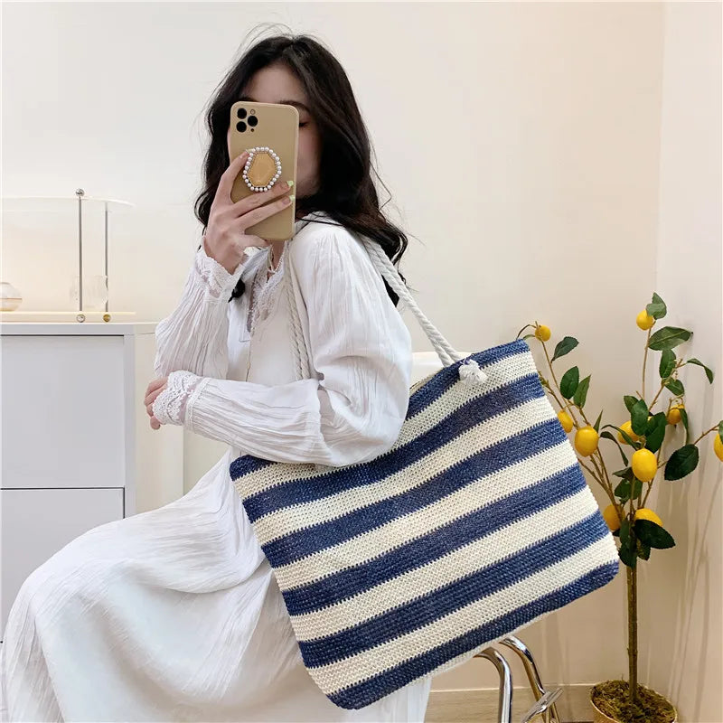 Women Straw Shoulder Bag Color Contrast Beach Handbag Large Capacity Simple Shoulder Bag Ladies Summer Daily Bag