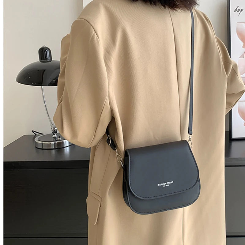 Fashion Flap Saddle Shoulder Bags for Women Solid Color Designer Messenger Handbags Purse Small Female Leather Crossbody Bag