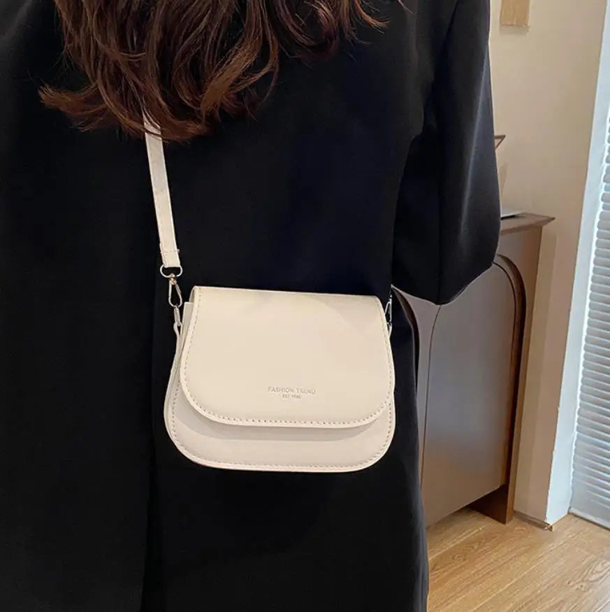 Fashionable Synthetic Leather Crossbody Bag, Womens Shoulder Bag, Simple Square Design, Adjustable Strap, Suitable for Daily Use