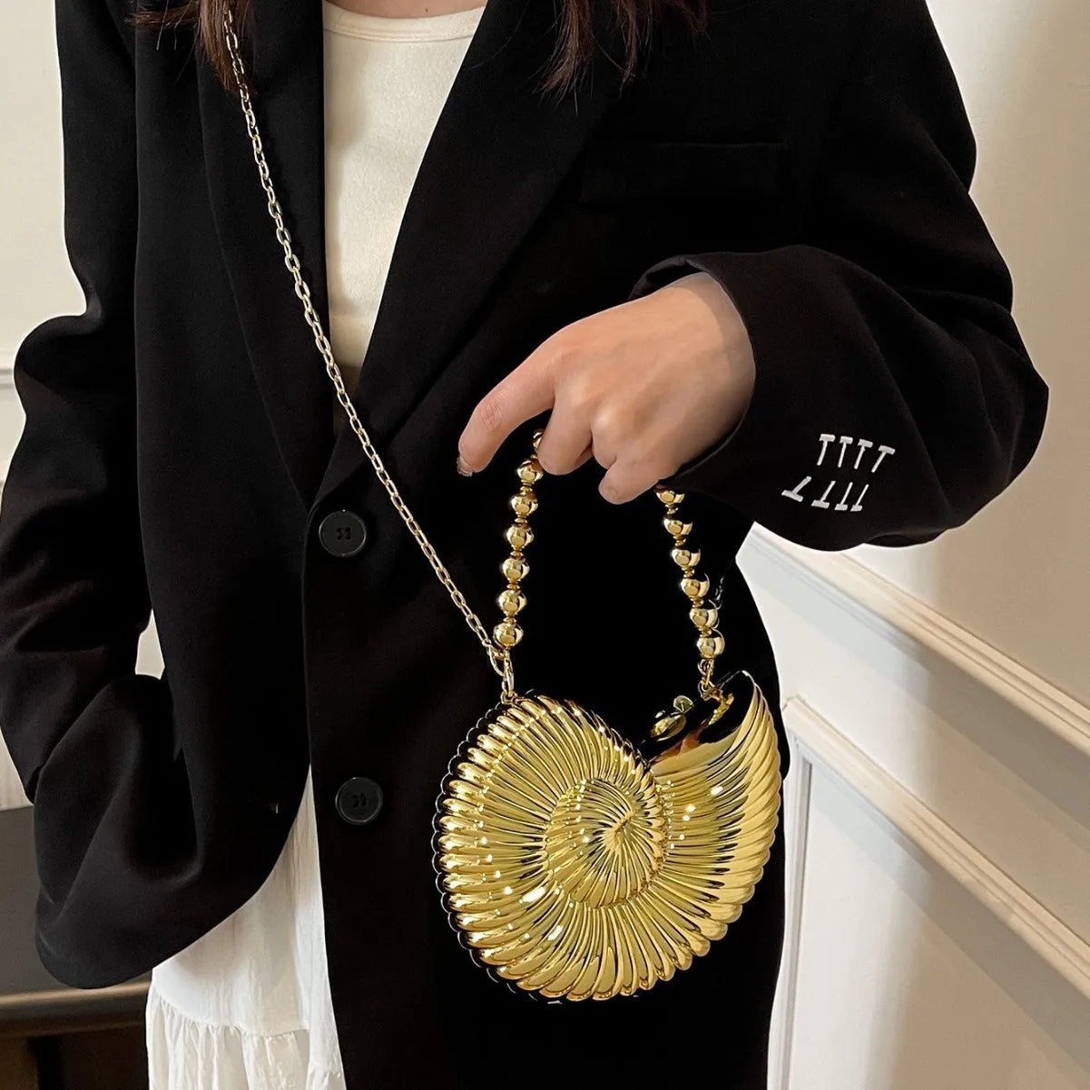 Golden Conch Shaped Shoulder Bag, Detachable Shoulder Strap, Lipstick Pouch, Elegant Shoulder Bag, Suitable For Evening Outings
