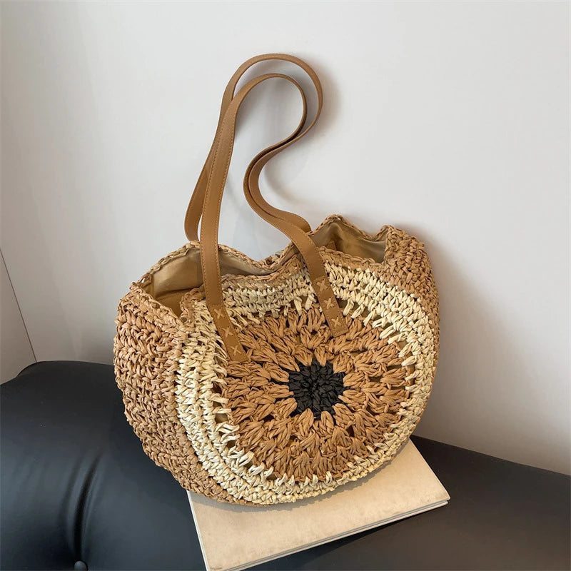 Round Casual Tote Bag with Zipper Closure Vacation Bag Trendy Large Woven Beach Bag Holiday Travel Handbag for Women and Girls