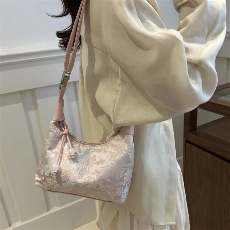 Chic Trend Tote Bag for Women Light Simple Shoulder Crossbody Bags with Large Capacity for Women Portable Phone Bag Coin Purse