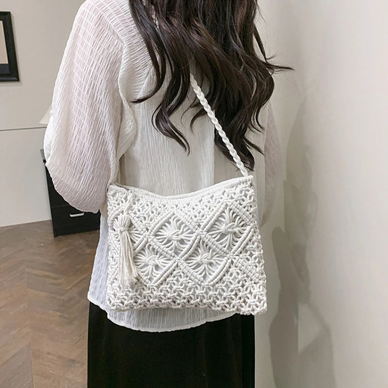 Handwoven Shoulder Bag for Women Crossbody Bag with Zipper Tassel Details Beach Bag for Travel