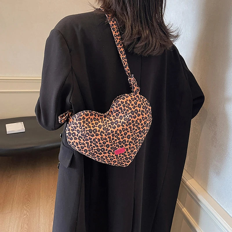 New Heart Shaped Shoulder Bag Fashion Leopard Design Crossbody Bag Cute Handbag Purse For Woman's Tote Bag