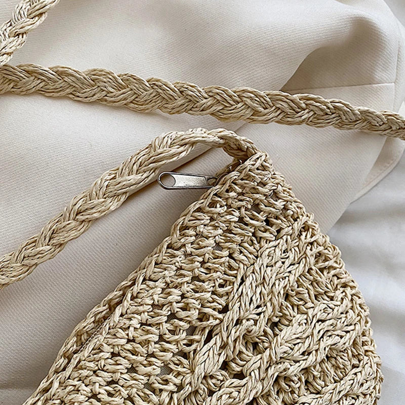 Fashion Semicircle Straw Woven Shoulder Crossbody Bag Travel Small Handbag Ladies Summer Handmade Rattan Tassel Design Beach Bag