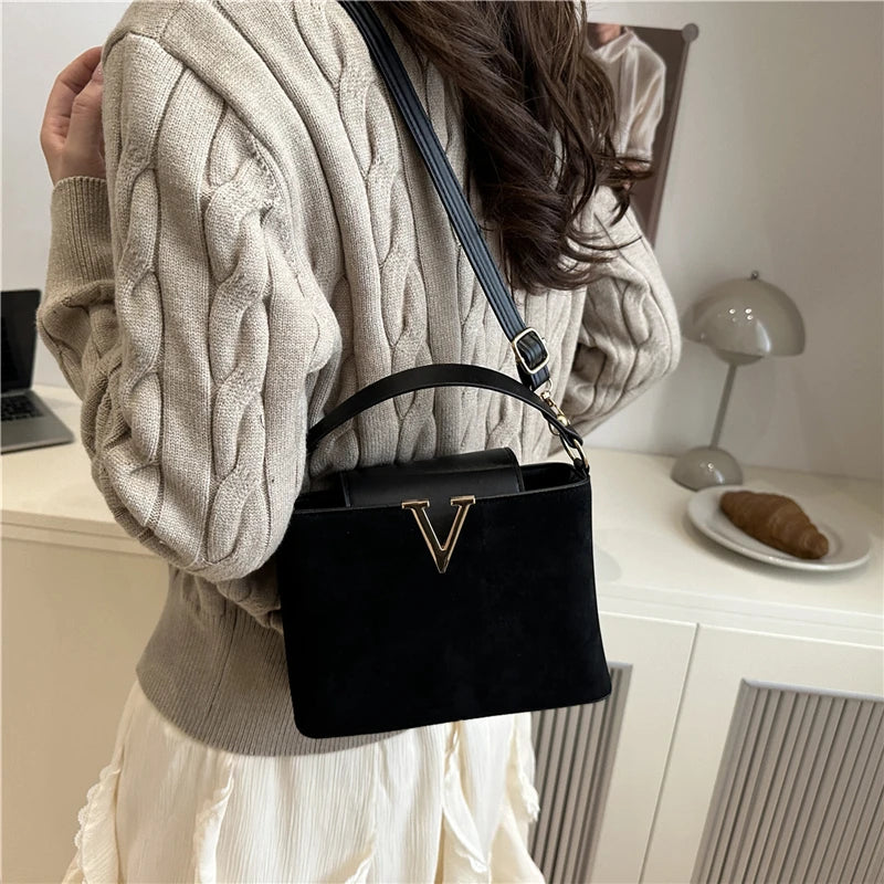 Fashionable Mini Suede Women's Bag, Faux Suede Tote Bag, Simple Hardware Lock Buckle Decoration Handbag Purse Cross Body Bags