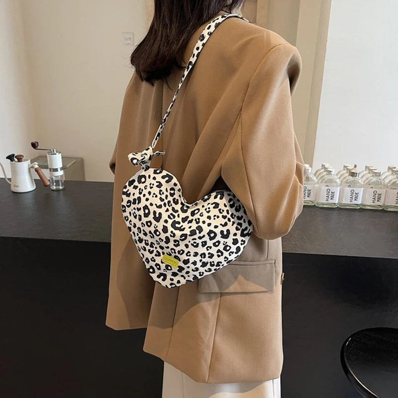New Heart Shaped Shoulder Bag Fashion Leopard Design Crossbody Bag Cute Handbag Purse For Woman's Tote Bag