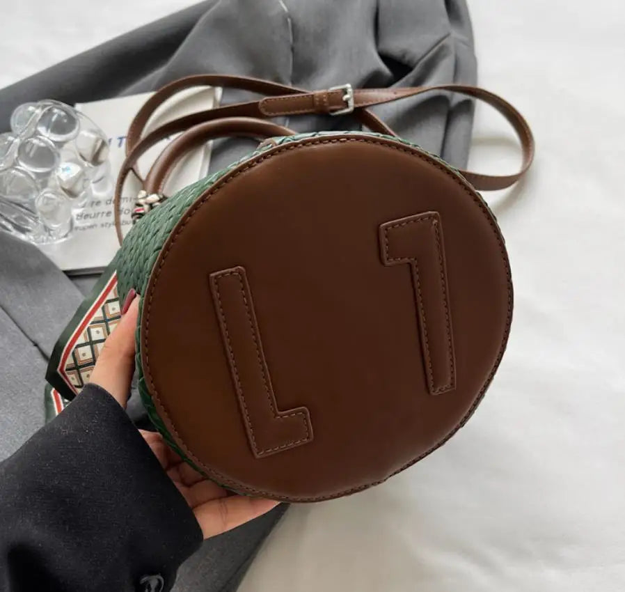 Fashionable Women's Bucket Bag, Stylish Solid Color Woven Effect Handbag Shoulder Bag and Crossbody Bag, Can Be Carried By Hand