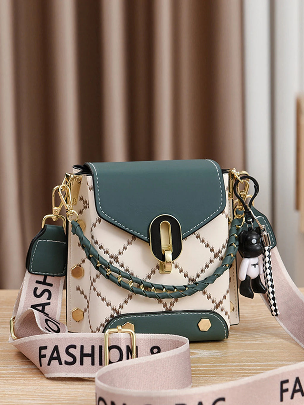 Mini studded decorative crossbody bag, diamond embroidered mobile wallet, fashionable chain decoration women's handbag