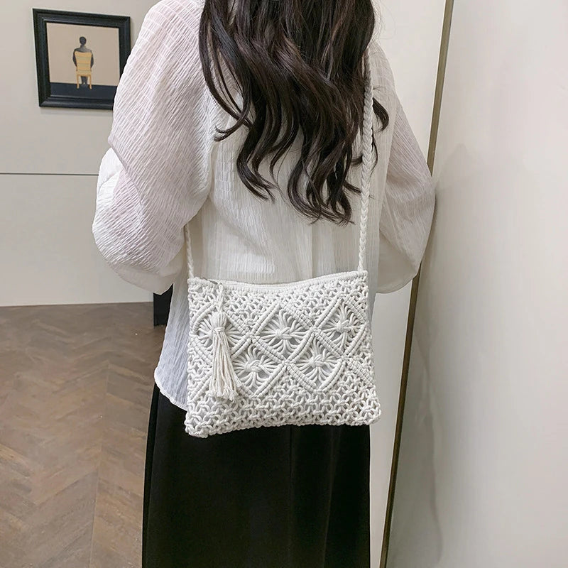 Handwoven Shoulder Bag for Women Crossbody Bag with Zipper Tassel Details Beach Bag for Travel