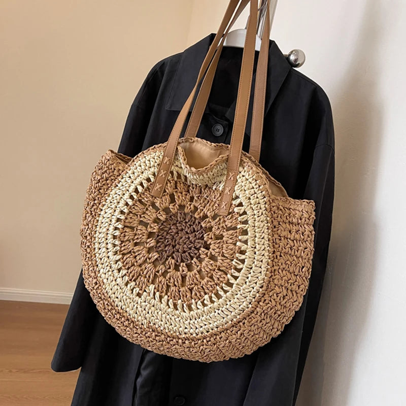 Round Casual Tote Bag with Zipper Closure Vacation Bag Trendy Large Woven Beach Bag Holiday Travel Handbag for Women and Girls