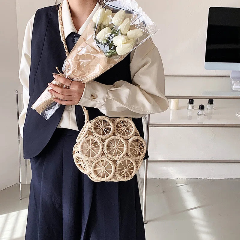 Summer Hollow Round Straw Bag For Women Casual Woven Handmade Crossbody Bag New Trendy Rattan Beach Bags Designer Circle Handbag