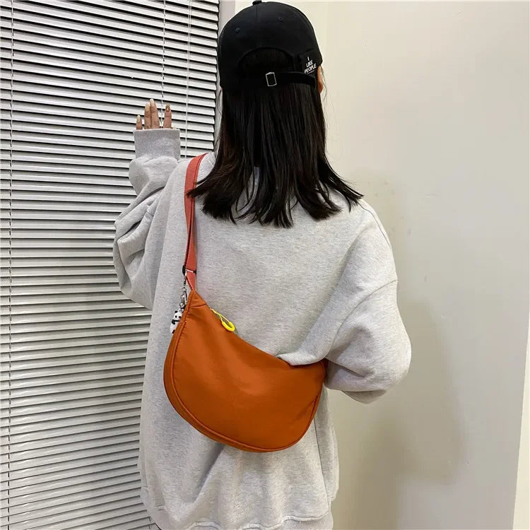 Nylon Half Moon Crossbody Bags for Women, Stylish Dumpling Bag, Small Armpit Shoulder Bag for Daily Use, Work, Outing, Party.