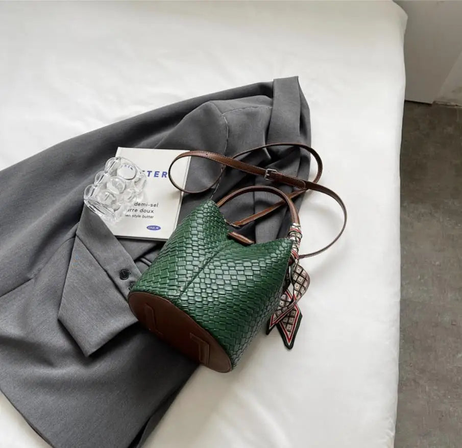 Fashionable Women's Bucket Bag, Stylish Solid Color Woven Effect Handbag Shoulder Bag and Crossbody Bag, Can Be Carried By Hand