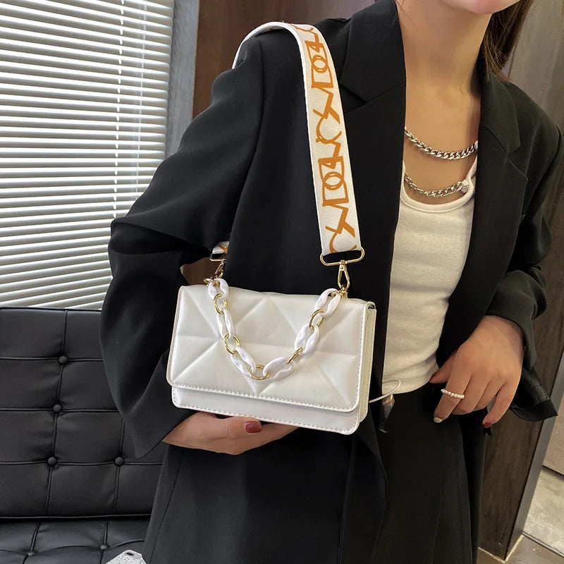 Internet Celebrity Fashion Women's Bag, New Pressed Grid Small Square Bag, Wide Shoulder Strap, Single Shoulder Crossbody Bag