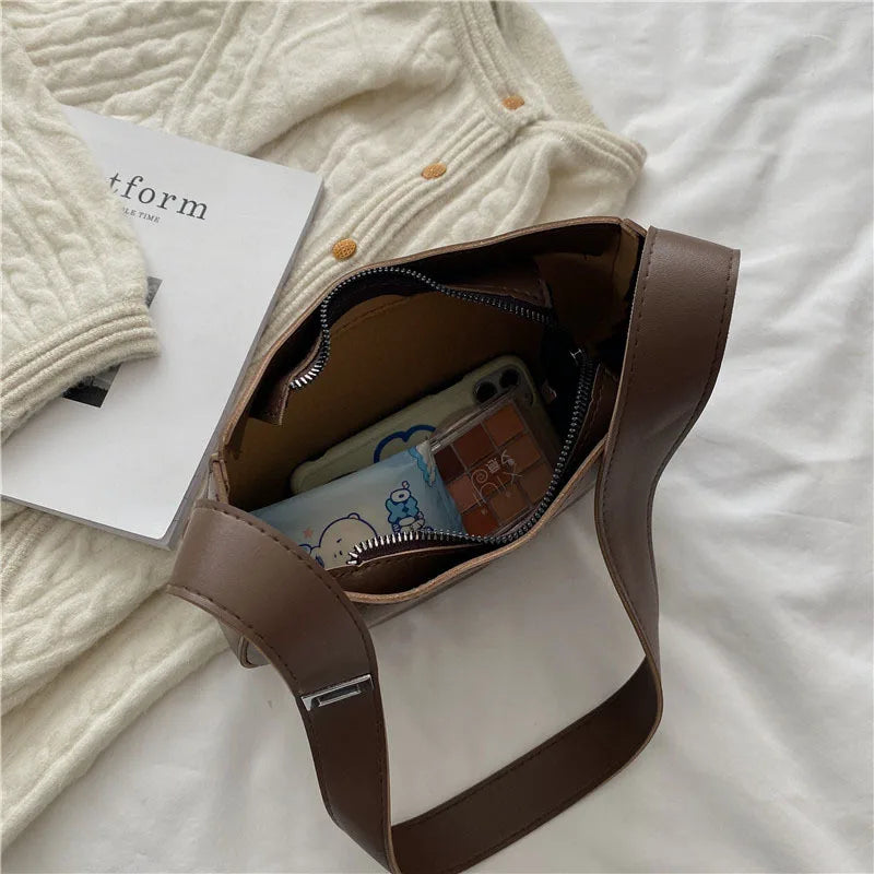 PU Leather Fashion Design Crossbody Bags For Women Summer Travel Shoulder Bags Large Capacity Handbags and Purse Armpit Hobo Bag