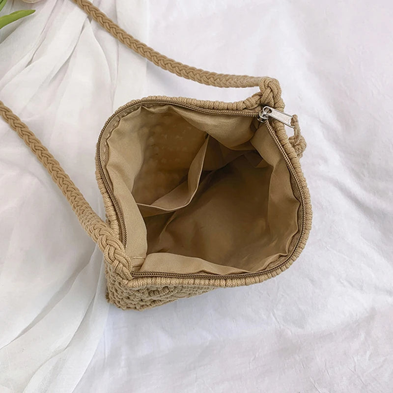 Handwoven Shoulder Bag for Women Crossbody Bag with Zipper Tassel Details Beach Bag for Travel