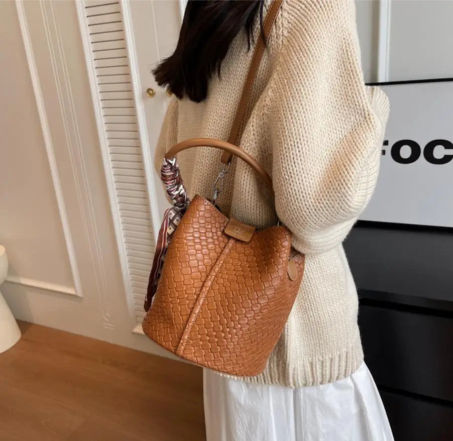 Fashionable Women's Bucket Bag, Stylish Solid Color Woven Effect Handbag Shoulder Bag and Crossbody Bag, Can Be Carried By Hand