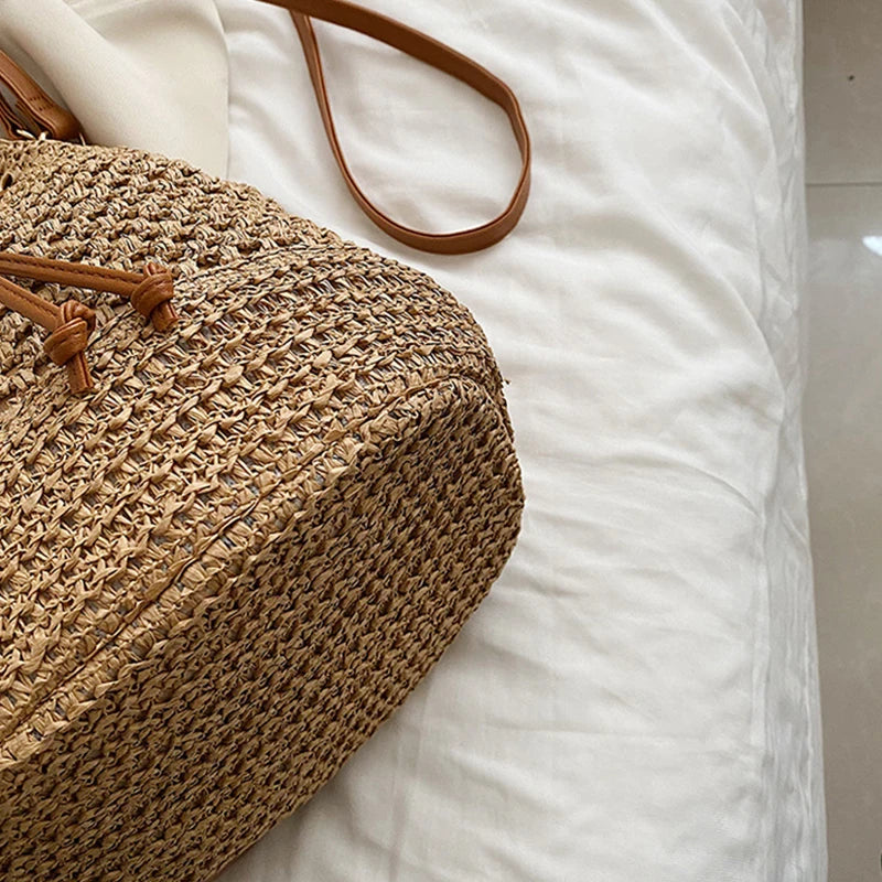 Woven Straw Bag Ladies Bucket Crossbody Bag Summer Beach Bag Retro Travel Shoulder Bags Small Travel Purse and Handbag For Women