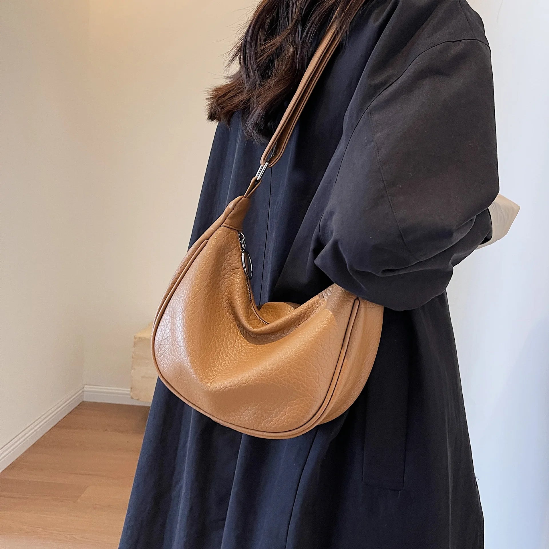 Solid Color Hobos Bag For Women Large Capacity Travel Crossbody Bag Female Half Moon Shoulder Bag Ladies Daily Fanny Packs