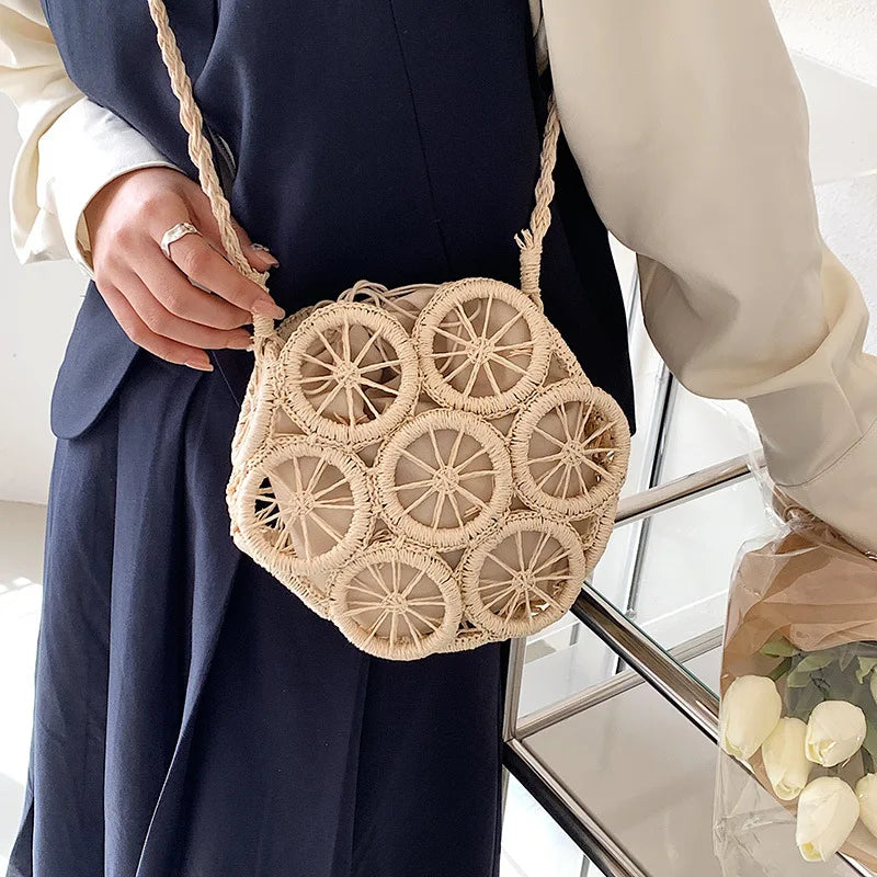 Summer Hollow Round Straw Bag For Women Casual Woven Handmade Crossbody Bag New Trendy Rattan Beach Bags Designer Circle Handbag