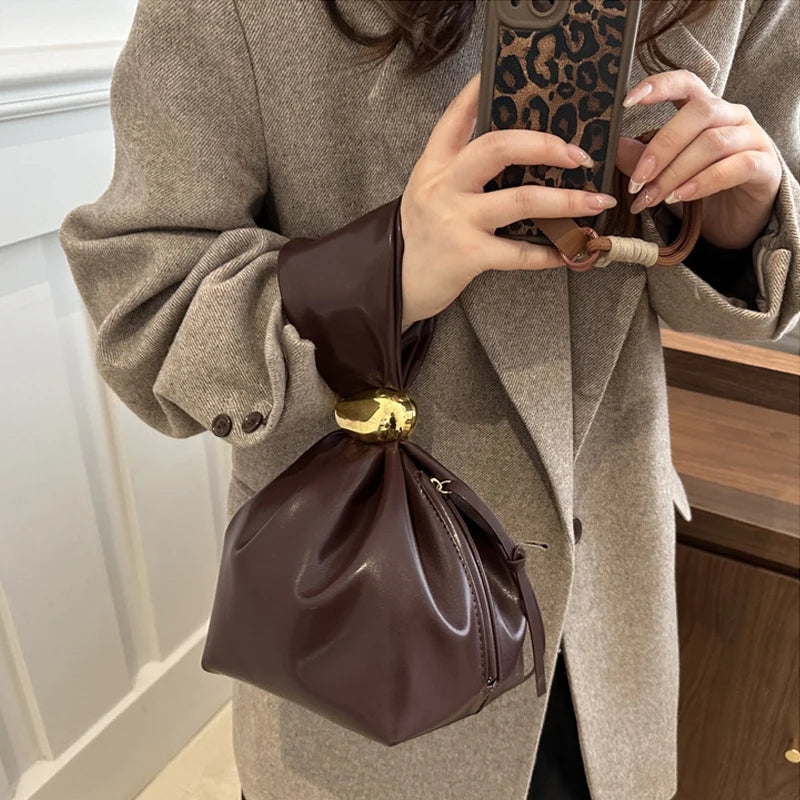 Design Mini PU Leather Dumpling Niche Clutch Bags for Women Fashion Knotted Female Retro Shoulder Bag Wrist Handbags and Purses