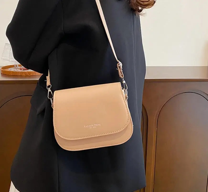 Fashionable Synthetic Leather Crossbody Bag, Womens Shoulder Bag, Simple Square Design, Adjustable Strap, Suitable for Daily Use