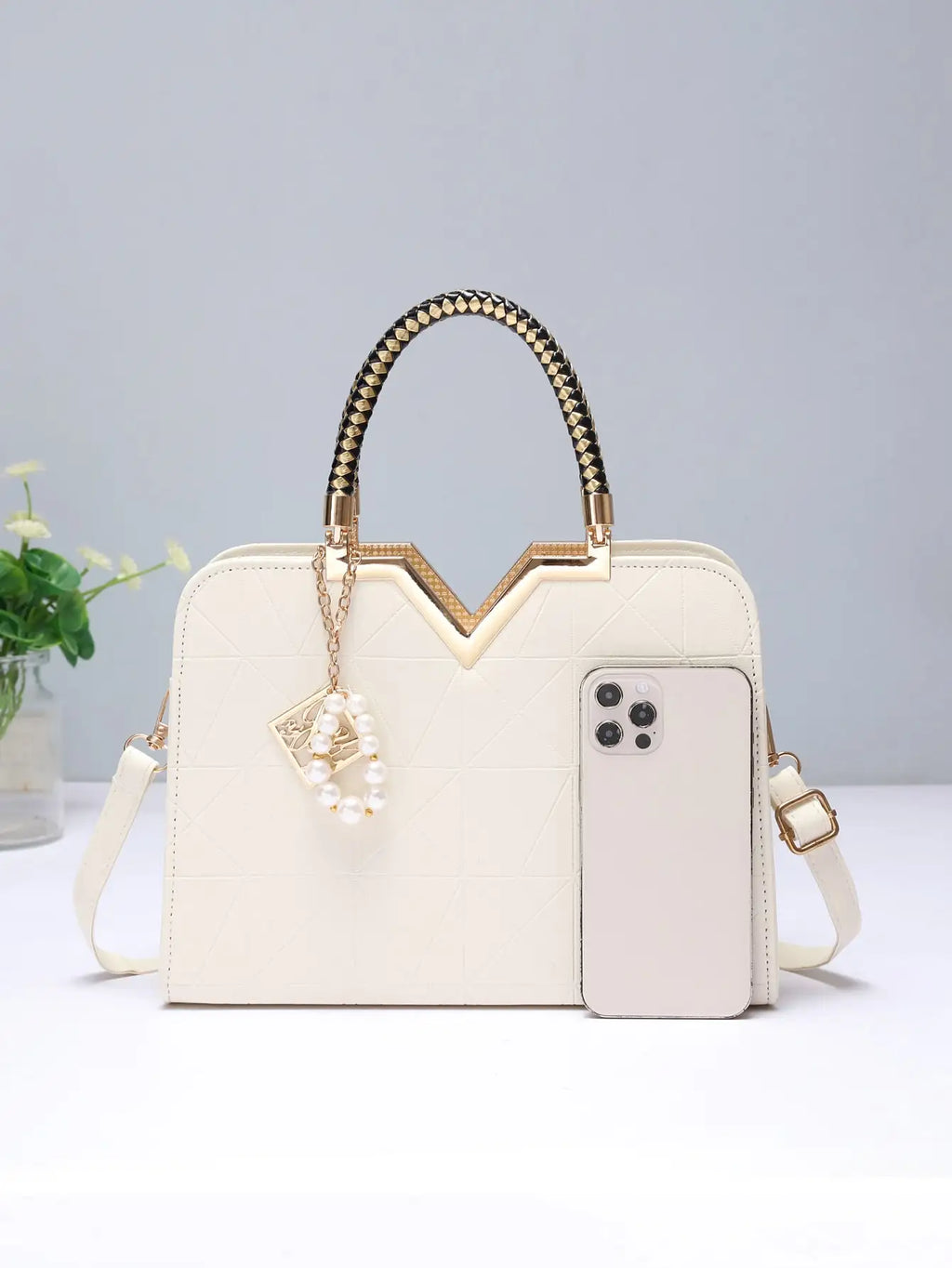 Women's minimalist large capacity mom bag, commuter style business single shoulder handbag